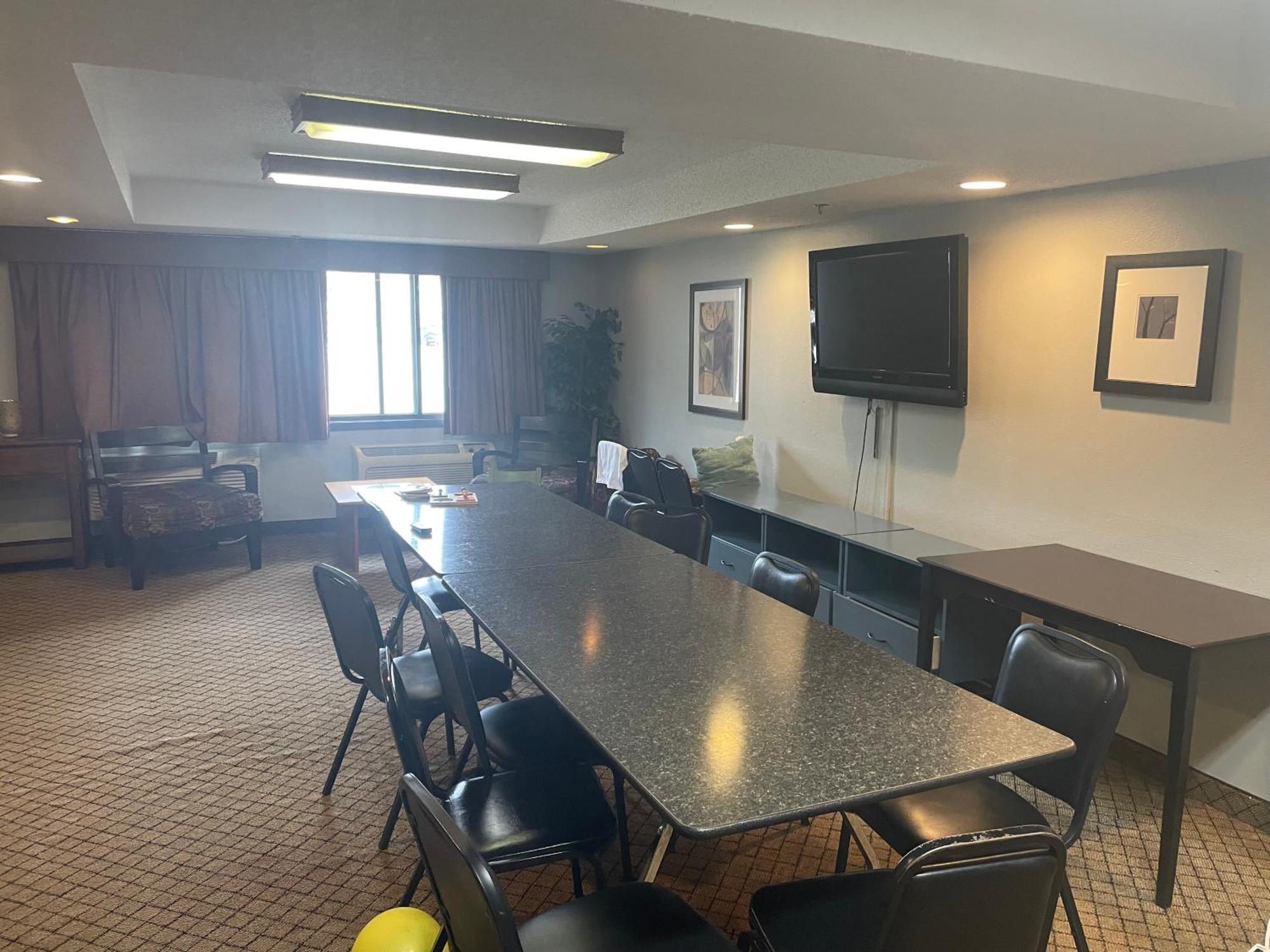 Americinn By Wyndham Hartford Wi Экстерьер фото