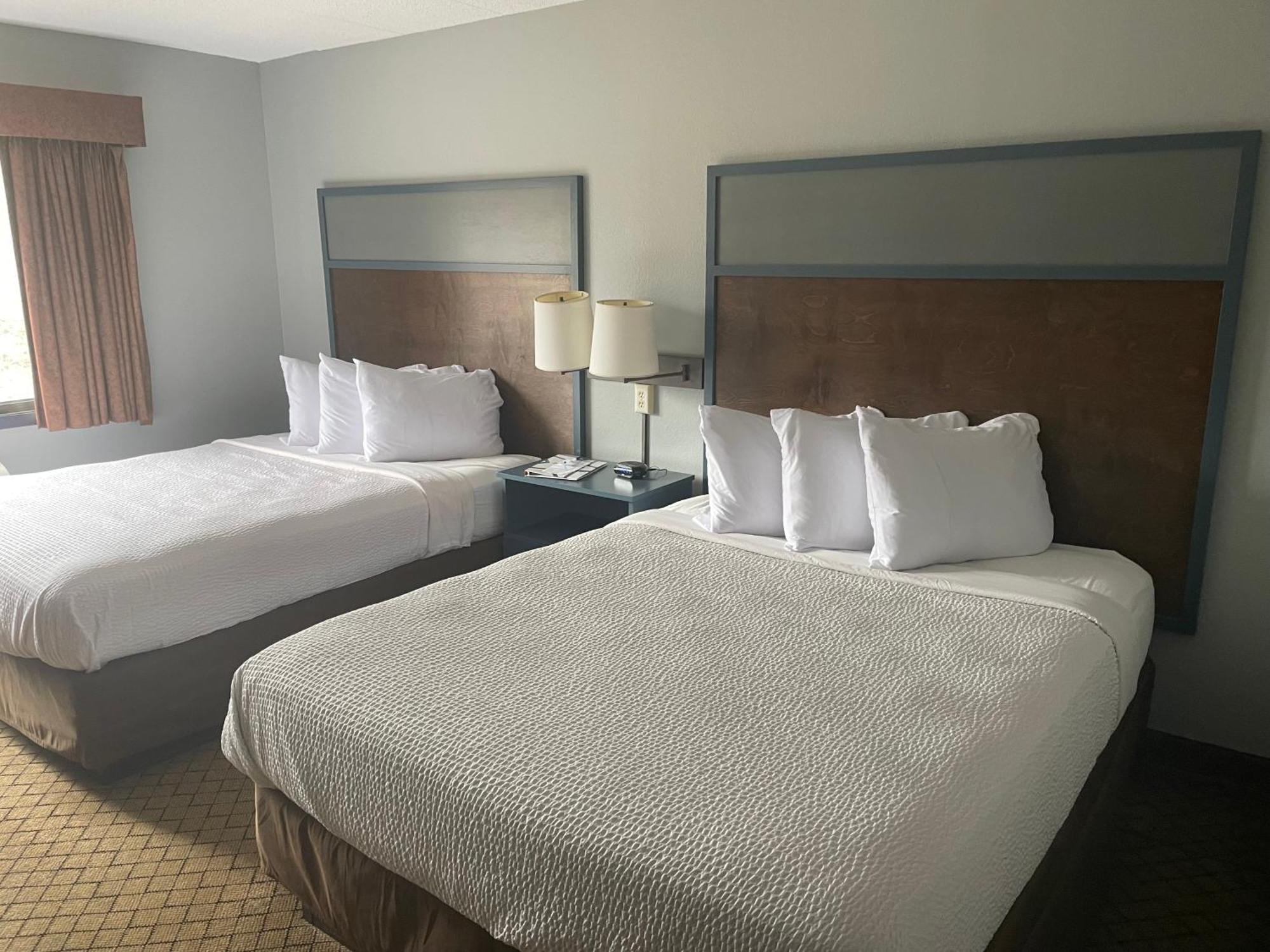 Americinn By Wyndham Hartford Wi Экстерьер фото